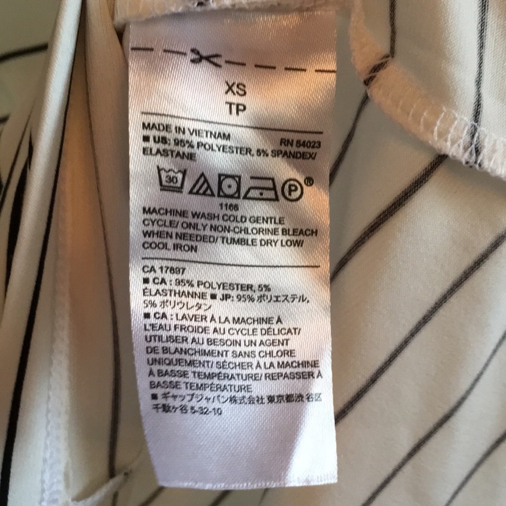 Banana Republic Sleeveless Blouse - Picture 3 of 4